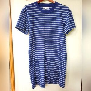 Madewell Womens Tee Shirt Dress. Navy with white stripes. Size M